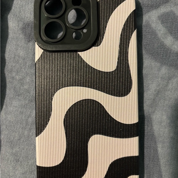 iPhone Case Bundle for iPhone 15 Pro Max - Picture 5 of 7